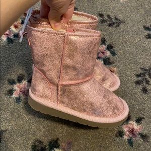 Gap winter boots for toddler girls.